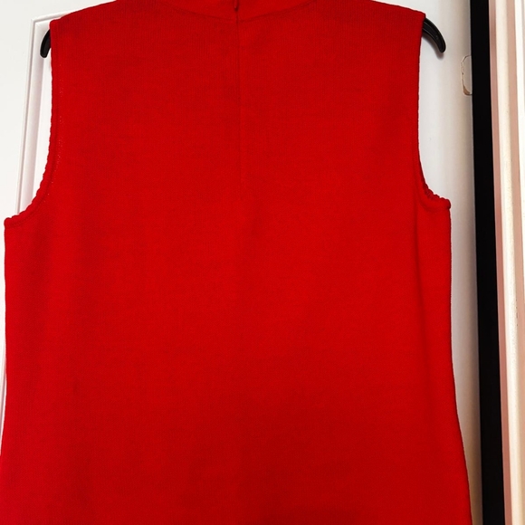St. John Knit Set Skirt and Tank Orange-Red Size 6 Top Size Medium Skirt - Picture 16 of 16